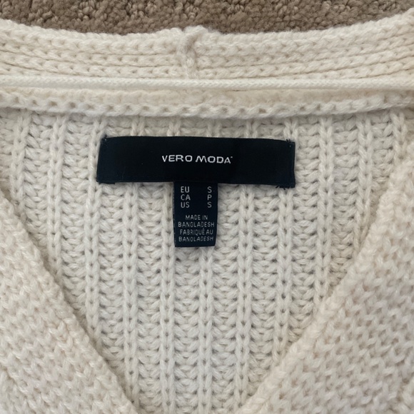 white and brown sweater - Picture 3 of 4